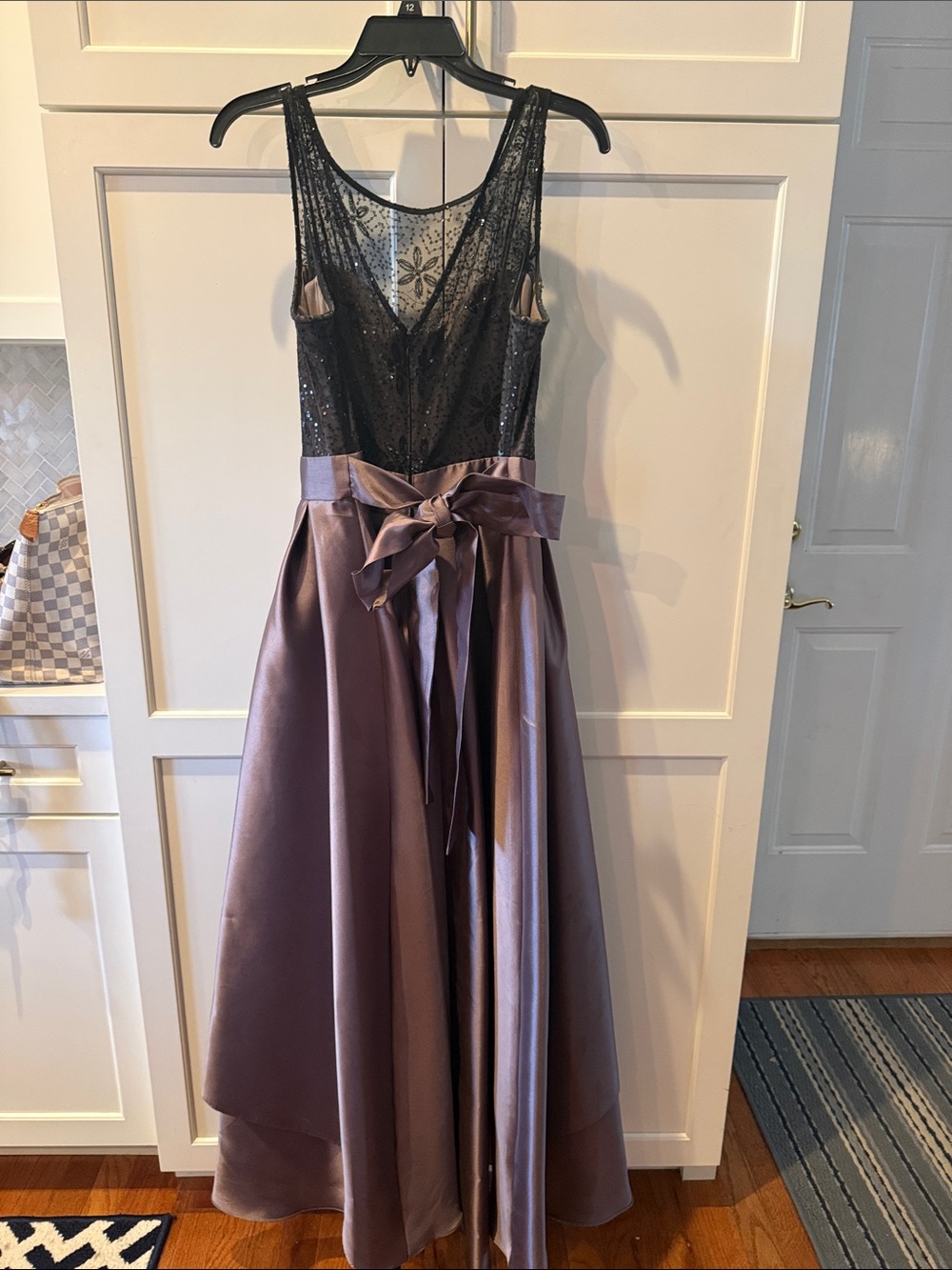 Black Sequin Bodice with Satin Mauve High-Low Skirt Evening Dress size 14 - Picture 3 of 4